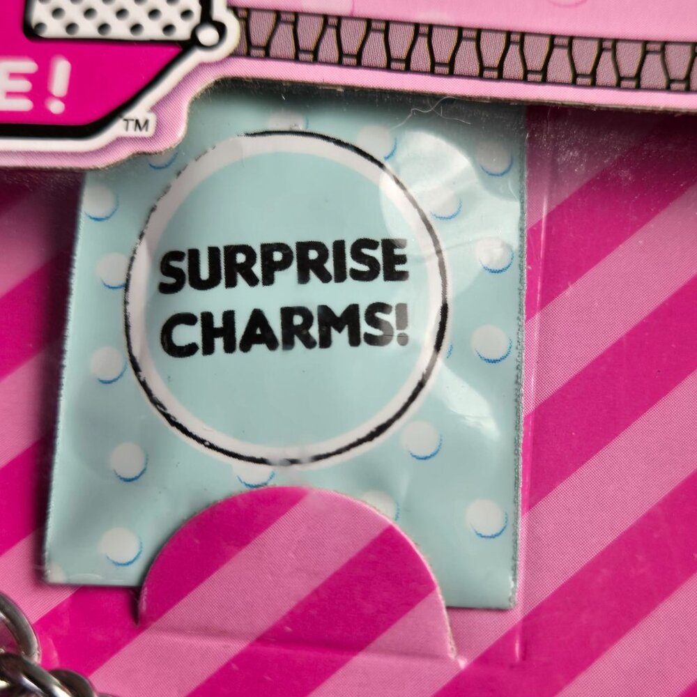 LOL Surprise! Interchangeable Charm Bracelet With 3 Charms (2 Surprises) - Picture 8 of 9